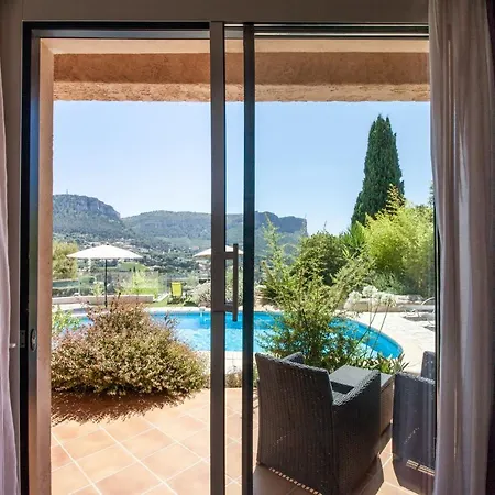 La Demeure Insoupconnee Bed & Breakfast